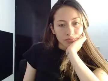 Saraexpirience  live sex cam
