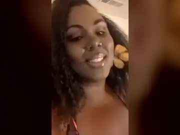 Titillatingtam  live sex cam
