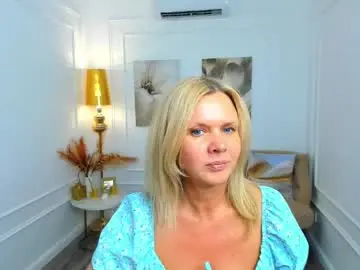 Agathaklouin  live sex cam