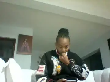Goldenmusexo  live sex cam