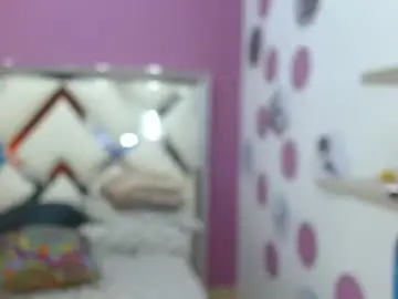Kerly_doll  live sex cam