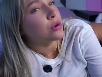 Lipswithsmileonthem  live sex cam