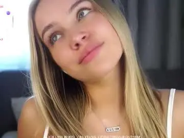 Lipswithsmileonthem  live sex cam