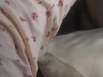 Lipswithsmileonthem  live sex cam