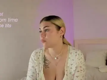 Momento_marie  live sex cam