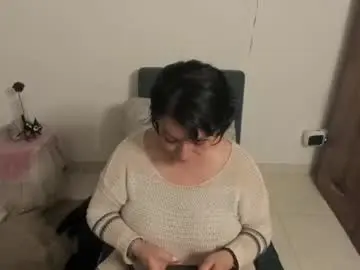 Nuit_rose  live sex cam