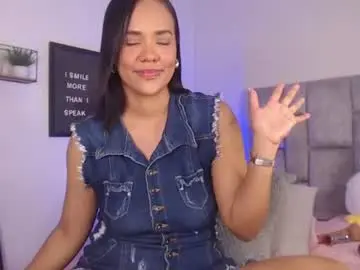 Regina1819  live sex cam