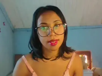 Sashatight  live sex cam