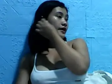 Wettyhottie69  live sex cam