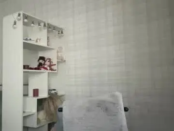 Blondie_xoxoxo  live sex cam