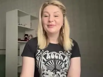 Blondie_xoxoxo  live sex cam