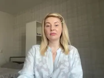 Blondie_xoxoxo  live sex cam