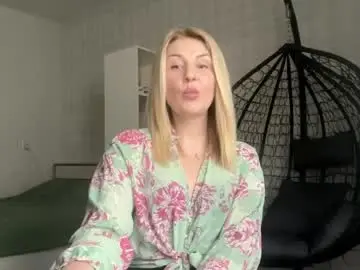 Blondie_xoxoxo  live sex cam