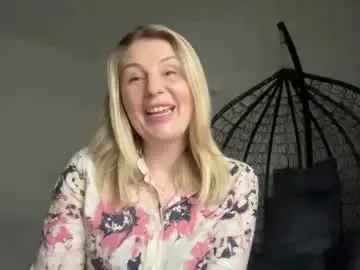 Blondie_xoxoxo  live sex cam