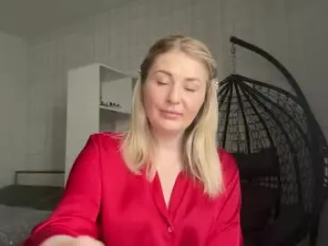Blondie_xoxoxo  live sex cam