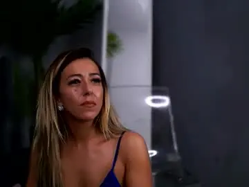 Juliahyde  live sex cam