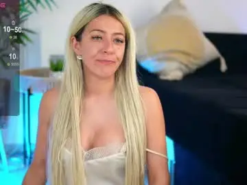 Juliahyde  live sex cam