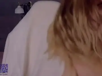 Soft_babe  live sex cam