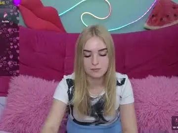 Sofysoft  live sex cam