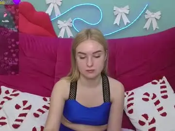 Sofysoft  live sex cam