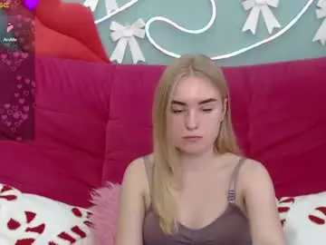 Sofysoft  live sex cam