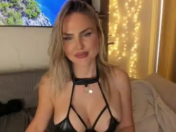 Sensualbarbies  live sex cam