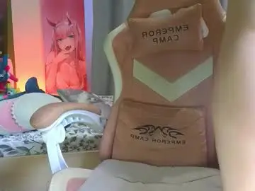 Caseylabow  live sex cam