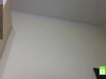 Caseylabow  live sex cam