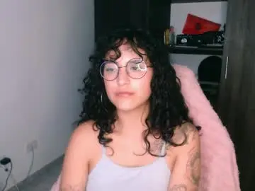 Giny_bean  live sex cam