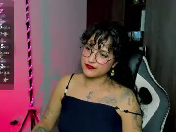 Giny_bean  live sex cam