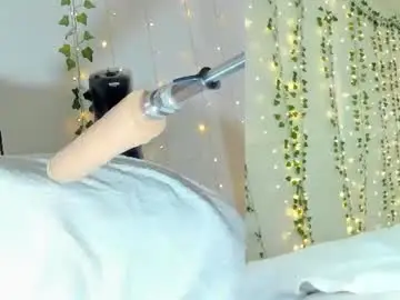 Ms__dira  live sex cam