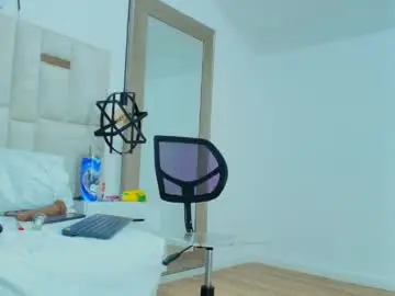 Sara_bigass__  live sex cam