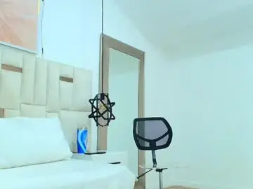 Sara_bigass__  live sex cam