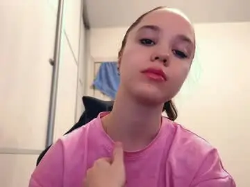 Tennieperilli  live sex cam