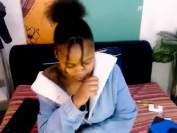 Tyrabangz  live sex cam
