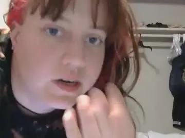 Warwhore24  live sex cam