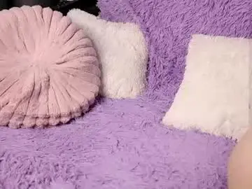 Yunakisss  live sex cam