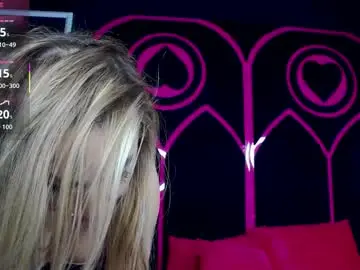 Alexxablaze  live sex cam