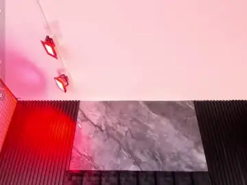 Bdsm_doll  live sex cam