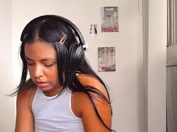 Bonniessecretgarden  live sex cam