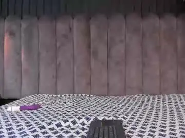 Cherry_kiiss_  live sex cam