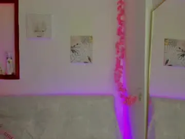 Danessacronin  live sex cam