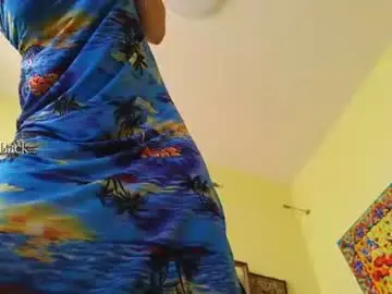 Ladybigsmile  live sex cam