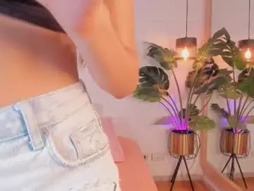 Nicole_whitee  live sex cam