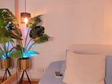 Nicole_whitee  live sex cam