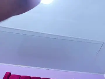 Urlovex  live sex cam