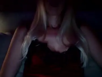 Vikiamore  live sex cam