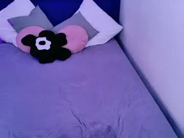 Cutiewuwu  live sex cam