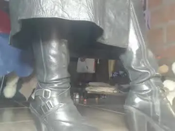 Eskelaswd  live sex cam