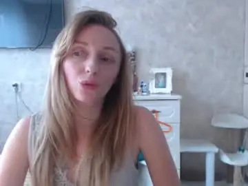 Hellokittykaty  live sex cam